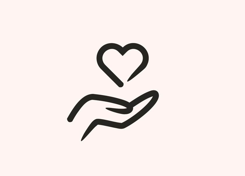 BoKlok ikon etik kupad hand som håller i hjärta mot ljusrosa bakgrund.