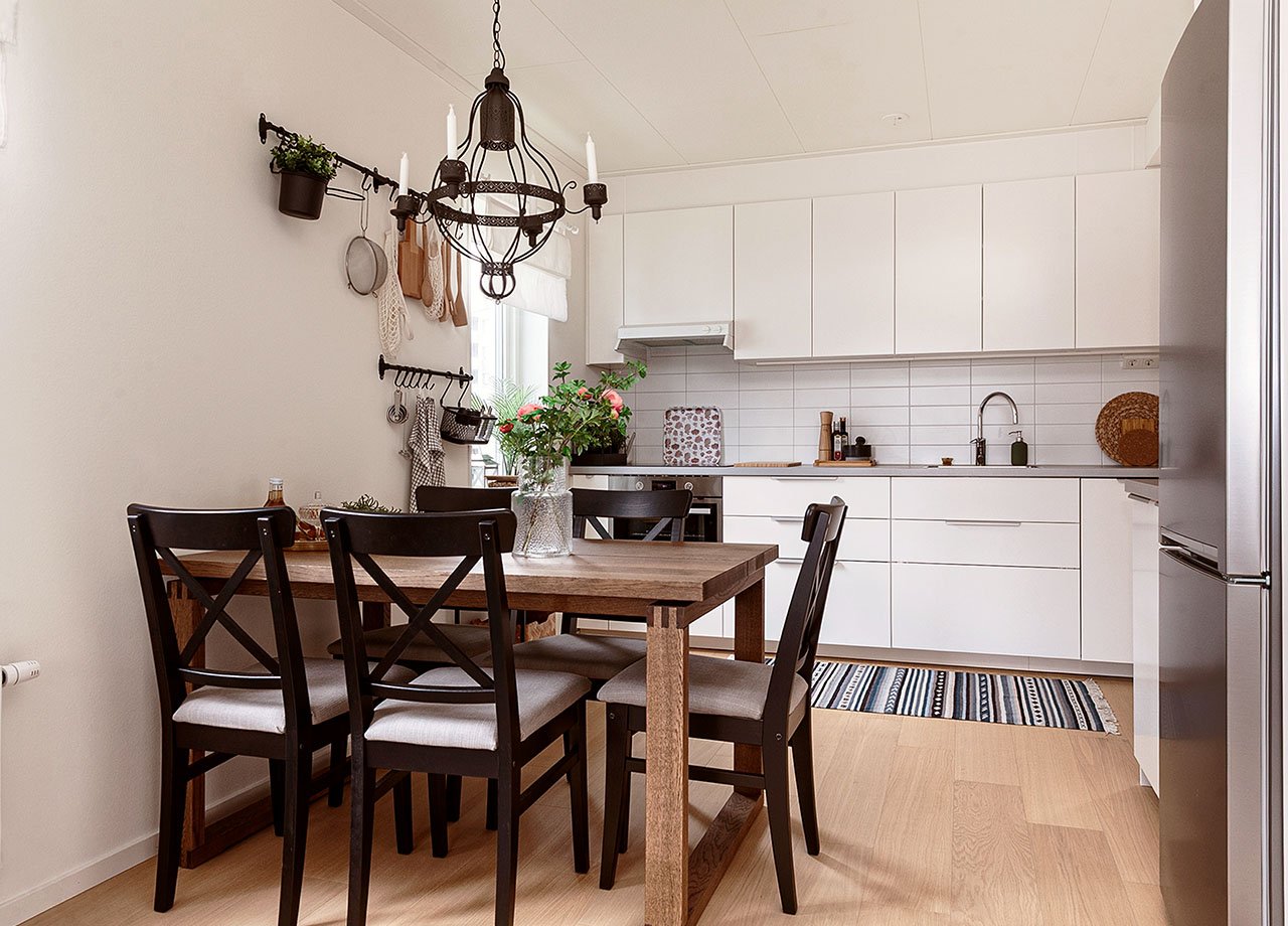 Matbord i köket i BoKlok lägenhet 2 rum och kök.