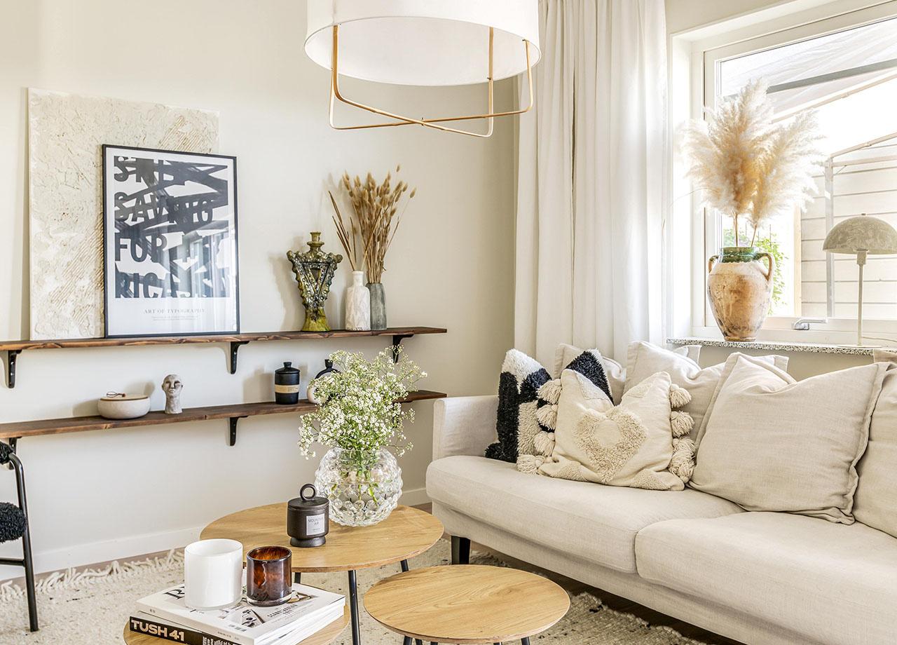 Foto av vardagsrum i BoKlok radhus.