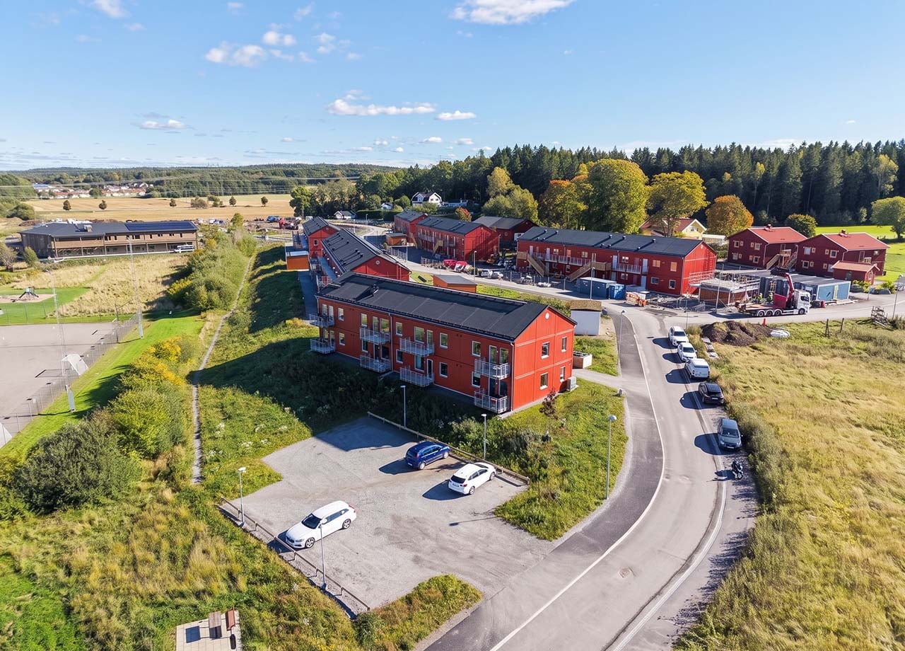 Flygfoto över kvarteret BoKlok Klövern och BoKlok Lavendeln i Gråbo.