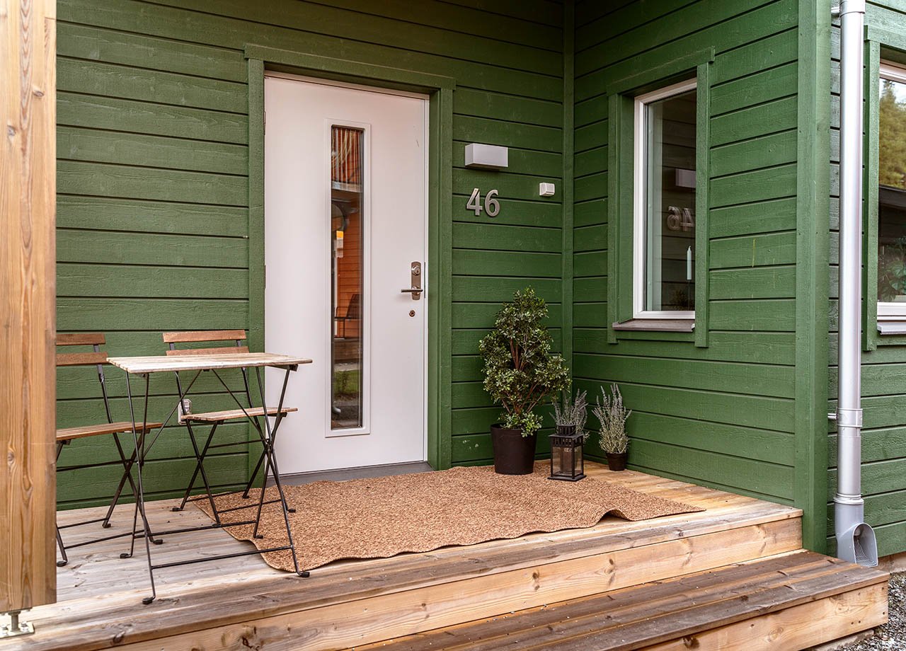 Entré med trall till grönt hus i BoKlok Kronan.