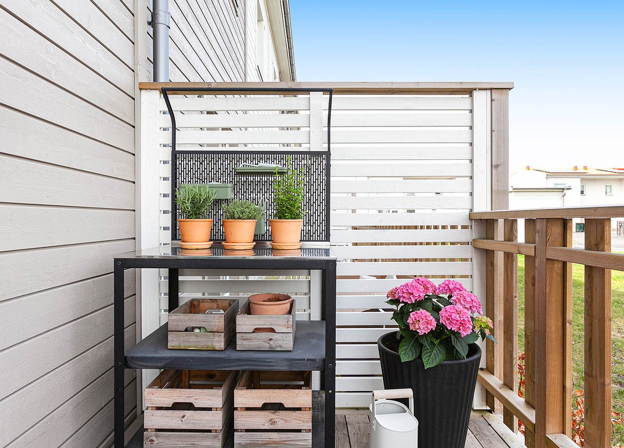 Foto av altan till radhus i BoKlok Lyckotäppan.