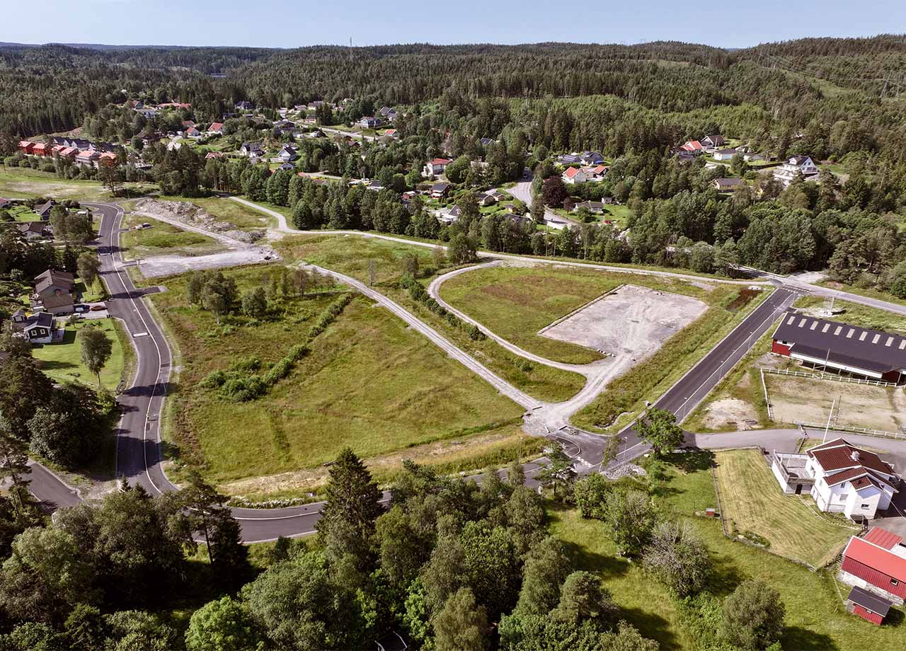 Drönarfoto över tomt och området för BoKlok Vänskapen.